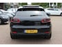 Porsche Macan 2.0 / Panoramadak / Camera / Luchtvering / Bose / 21'' / Sportchrono / Leder / Navigatie / Stoelverwarming / DAB / Cruise Control