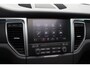 Porsche Macan 2.0 / Panoramadak / Camera / Luchtvering / Bose / 21'' / Sportchrono / Leder / Navigatie / Stoelverwarming / DAB / Cruise Control