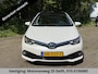 Toyota Auris 1.8 Hybrid Lease Pro . PANORMA DAK . NAVIGATIE . CRUISE CONTROL .
