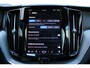 Volvo XC60 2.0 T6 Plug-in hybrid AWD Ultra Black Edition | Panoramadak | Luchtvering | Verwarmbare voorstoelen met massagefunctie en ventilatie | 360 graden camera | Head-up display | Keyless | Elektrische achterklep