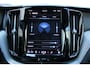 Volvo XC60 2.0 T6 Plug-in hybrid AWD Ultra Black Edition | Panoramadak | Luchtvering | Verwarmbare voorstoelen met massagefunctie en ventilatie | 360 graden camera | Head-up display | Keyless | Elektrische achterklep