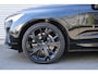 Volvo XC60 2.0 T6 Plug-in hybrid AWD Ultra Black Edition | Panoramadak | Luchtvering | Verwarmbare voorstoelen met massagefunctie en ventilatie | 360 graden camera | Head-up display | Keyless | Elektrische achterklep