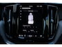 Volvo XC60 2.0 T6 Plug-in hybrid AWD Ultra Black Edition | Panoramadak | Luchtvering | Verwarmbare voorstoelen met massagefunctie en ventilatie | 360 graden camera | Head-up display | Keyless | Elektrische achterklep