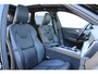 Volvo XC60 2.0 T6 Plug-in hybrid AWD Ultra Black Edition | Panoramadak | Luchtvering | Verwarmbare voorstoelen met massagefunctie en ventilatie | 360 graden camera | Head-up display | Keyless | Elektrische achterklep
