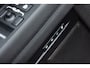 Land Rover Range Rover Evoque P300e R-Dynamic SE AWD | Cold Climate | 20 Inch | El. Trekhaak | Black Ext Pack | Meridian Audio | Drive Pack