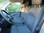 Volkswagen Transporter 2.0 TDI L2H1 DC Comfortline Ecc Cruisecontrol 3 Persoons Navigatie Trekhaak