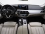 BMW 5-Serie Touring 530e xDrive | LED Grille | Trekhaak | Leder | Adaptive Cruise | HUD | Keyless | Camera | Carplay