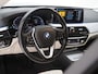 BMW 5-Serie Touring 530e xDrive | LED Grille | Trekhaak | Leder | Adaptive Cruise | HUD | Keyless | Camera | Carplay