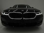 BMW 5-Serie Touring 530e xDrive | LED Grille | Trekhaak | Leder | Adaptive Cruise | HUD | Keyless | Camera | Carplay