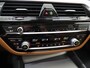 BMW 5-Serie Touring 520e | Panoramadak | LED Grille | Trekhaak | Leder | HUD | 360 | Dodehoek | Sfeerlicht | Memory | Carplay