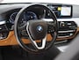 BMW 5-Serie Touring 520e | Panoramadak | LED Grille | Trekhaak | Leder | HUD | 360 | Dodehoek | Sfeerlicht | Memory | Carplay