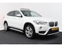 BMW X1 SDrive20i High Executive (PANORAMADAK, HARMAN/KARDON, GROOT-NAVIGATIE, STOELVERWARMING, DEALER ONDERHOUDEN)