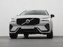 Volvo XC60 2.0 T6 Plug-in hybrid AWD Ultimate Dark | PANO | 360° | ADAPTIVE | H&K | LUCHTVERING | STOEL- EN STUURVERW. | TREKHAAK