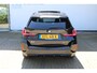 BMW X1 sDrive18i | Panorama dak | Elektrisch wegklapbare trekhaak | Stoelverwarming | Achteruitrijcamera | Elektrische kofferbakklep | Keyless entry/start | Half leder/alcantara | Draadloze telefoonlader | Apple CarPlay/Android Auto | Navigatie | Climate controle | Parkeersensoren V+A |