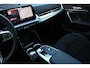 BMW X1 sDrive18i | Panorama dak | Elektrisch wegklapbare trekhaak | Stoelverwarming | Achteruitrijcamera | Elektrische kofferbakklep | Keyless entry/start | Half leder/alcantara | Draadloze telefoonlader | Apple CarPlay/Android Auto | Navigatie | Climate controle | Parkeersensoren V+A |