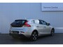 Volvo V40 2.0 T2 Nordic+ | Achteruitrijcamera | Geheugenfunctie op de bestuurdersstoel | Standkachel | Keyless entry | Cruise Control | Trekhaak