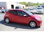 Peugeot 208 1.2 PureTech Style Pack Navigatie/Airco/Parkeersensoren achter/Cruise control/15 Inch Licht metaal