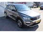 Volkswagen T-Roc 1.5 TSI AUTOMAAT Dealeronderhouden/Trekhaak/Apple carplay/Stoelverwarming/Navigatie/Parkeersensoren rondom/Climate control/DAB/Lage km stand!