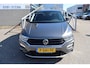 Volkswagen T-Roc 1.5 TSI AUTOMAAT Dealeronderhouden/Trekhaak/Apple carplay/Stoelverwarming/Navigatie/Parkeersensoren rondom/Climate control/DAB/Lage km stand!