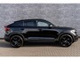 Volvo EC40 Single Motor Plus Black Edition Europa 70 kWh | Google | Adaptieve Cruise Control | Getint Glas | Harman Kardon Audio | Elek. Stoelen | Stuur-/Stoelverwarming Voor + Achter | Camera | Dodehoekdetectie | LED Koplampen | 19" LM