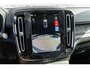Volvo EC40 Single Motor Plus Black Edition Europa 70 kWh | Google | Adaptieve Cruise Control | Getint Glas | Harman Kardon Audio | Elek. Stoelen | Stuur-/Stoelverwarming Voor + Achter | Camera | Dodehoekdetectie | LED Koplampen | 19" LM