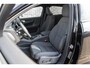 Volvo EC40 Single Motor Plus Black Edition Europa 70 kWh | Google | Adaptieve Cruise Control | Getint Glas | Harman Kardon Audio | Elek. Stoelen | Stuur-/Stoelverwarming Voor + Achter | Camera | Dodehoekdetectie | LED Koplampen | 19" LM