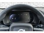 Volvo EC40 Single Motor Plus Black Edition Europa 70 kWh | Google | Adaptieve Cruise Control | Getint Glas | Harman Kardon Audio | Elek. Stoelen | Stuur-/Stoelverwarming Voor + Achter | Camera | Dodehoekdetectie | LED Koplampen | 19" LM