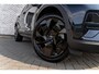 Volvo EC40 Single Motor Plus Black Edition Europa 70 kWh | Google | Adaptieve Cruise Control | Getint Glas | Harman Kardon Audio | Elek. Stoelen | Stuur-/Stoelverwarming Voor + Achter | Camera | Dodehoekdetectie | LED Koplampen | 19" LM