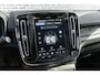 Volvo EC40 Single Motor Plus Black Edition Europa 70 kWh | Google | Adaptieve Cruise Control | Getint Glas | Harman Kardon Audio | Elek. Stoelen | Stuur-/Stoelverwarming Voor + Achter | Camera | Dodehoekdetectie | LED Koplampen | 19" LM