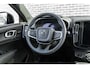 Volvo EC40 Single Motor Plus Black Edition Europa 70 kWh | Google | Adaptieve Cruise Control | Getint Glas | Harman Kardon Audio | Elek. Stoelen | Stuur-/Stoelverwarming Voor + Achter | Camera | Dodehoekdetectie | LED Koplampen | 19" LM