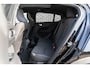 Volvo EC40 Single Motor Plus Black Edition Europa 70 kWh | Google | Adaptieve Cruise Control | Getint Glas | Harman Kardon Audio | Elek. Stoelen | Stuur-/Stoelverwarming Voor + Achter | Camera | Dodehoekdetectie | LED Koplampen | 19" LM