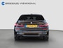 BMW 3-Serie 318i Executive Edition | M Sport | Harman/Kardon | Stoelverwarming | Camera | Cruise control | Navi | | Achteruitrijcamera | Cruise control | Navigatiesysteem full map + hard disk