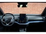Volvo EX30 Single Motor Extended Range Ultra 69 kWh | Trekhaak | Panoramadak | Rondom zichtcamera | Adaptieve cruise control | Keyless | Apple carplay/Android auto | Warmtepomp | 20'' Lichtmetalen Velgen | Extra Getint Glas