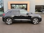 Volkswagen T-Roc 1.5 TSI 150pk DSG R-Line | Camera | Keyless | Elek. Achterklep | Dode hoek | Rijklaar incl. 1 jaar Bovag garantie