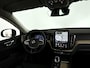 Volvo XC60 T6 Plug-in hybrid AWD Ultra Dark | SOH 100% | Panoramadak | 360° camera | Harman Kardon | Head-up Display | Stoel- en Stuurverwarming | Trekhaak
