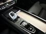 Volvo XC60 T6 Plug-in hybrid AWD Ultra Dark | SOH 100% | Panoramadak | 360° camera | Harman Kardon | Head-up Display | Stoel- en Stuurverwarming | Trekhaak
