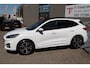 Ford Kuga 2.5 PHEV ST-Line Full option/Panoramadak/360° Camera/Head-up display/Adaptieve cruise control/Lane assist/Apple carplay/Stuurverwarming/Stoelverwarming voor+achter/Trekhaak/Dode hoek assistent/DAB/19'' Licht metaal