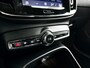 Volvo XC40 B4 Plus Dark | Parkeercamera | Harman Kardon | Stoel- en Stuurverwarming | Trekhaak