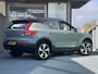 Volvo XC40 Recharge Core Parkeer camera, Verwarmde stoelen + Stuur, 42.000KM, Parkeer verwarming met Timer, Semi Electrische trekhaak, Apple Car Play - Android auto, Sage Green metallic 1e eigenaar