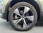Volvo XC40 Recharge Core Parkeer camera, Verwarmde stoelen + Stuur, 42.000KM, Parkeer verwarming met Timer, Semi Electrische trekhaak, Apple Car Play - Android auto, Sage Green metallic 1e eigenaar