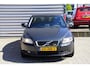 Volvo S40 2.4i-170PK Momentum R-Design Aut. Ecc Cruise Navi PDC NL-auto!