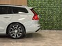 Volvo V60 T6 AWD Recharge Ultra Dark | Trekhaak | Schuifdak | Head-Up Display | Harman Kardon | Adaptieve Cruise Control | Stoelverwarming voor+achter | Stuurwielverwarming | Full LED Meesturende koplampen | Parkeercamera | Pilot Assist | BLIS Dode Hoek Detectie | Elektrische voorstoelen geheugen | Lederen bekleding | Zitting verlenging voorstoelen | Lederen dashboard | Google Infotainment | Keyless Drive | Parkeersensoren voor+achter | Privacy Glass | Elektrisch bedienbare achterklep | DAB Radio | Apple Carplay/Android Auto | Volvo On Call met mobiele App functie | Vapour Grey Metallic |