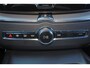 Volvo XC60 T5 R-Design - Sensus navigatie - Parkeersensoren voor & achter - Achteruitrijcamera - Bestuurdersstoel elektr. bedienbaar met geheugen - Verwarmbare voorstoelen - Verwarmbare voorruit - Trekhaak wegklapbaar - Harman/Kardon Audio - Full LED verlichting - Cruise control - 19" Wielen