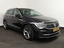 Volkswagen Tiguan 1.5 TSI Life | Trekhaak • 19 inch R-Line • Camera • CarPlay