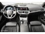 BMW 3-Serie 320i Executive Edition | Stoelverwarming | Sportstoelen | Donkere hemel | Camera | LED | 19 Inch | Mineralgrau Metallic | NL auto