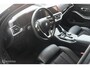 BMW 3-Serie 320i Executive Edition | Stoelverwarming | Sportstoelen | Donkere hemel | Camera | LED | 19 Inch | Mineralgrau Metallic | NL auto