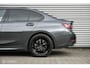 BMW 3-Serie 320i Executive Edition | Stoelverwarming | Sportstoelen | Donkere hemel | Camera | LED | 19 Inch | Mineralgrau Metallic | NL auto