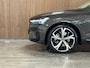 Volvo XC60 T8 AWD Recharge Ultra Dark | Luchtvering | Trekhaak | 360 Camera | Head-Up Display | 455pk | Harman Kardon | Adaptieve Cruise Control | Stoelverwarming voor+achter | Stuurwielverwarming | Schuifdak | 21 Inch | Full LED Meesturende koplampen | Pilot Assist | BLIS Dode Hoek Detectie | Elektrische voorstoelen geheugen | Lederen bekleding | Zitting verlenging voorstoelen | Lederen dashboard | Google Infotainment | Keyless Drive | Parkeersensoren voor+achter | Privacy Glass | Elektrisch bedienbare achterklep | DAB Radio | Apple Carplay/Android Auto | Alarm Klasse III | Draadloos telefoon opladen | Volvo On Call met mobiele App functie | Platinum Grey Metallic |