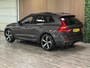 Volvo XC60 T8 AWD Recharge Ultra Dark | Luchtvering | Trekhaak | 360 Camera | Head-Up Display | 455pk | Harman Kardon | Adaptieve Cruise Control | Stoelverwarming voor+achter | Stuurwielverwarming | Schuifdak | 21 Inch | Full LED Meesturende koplampen | Pilot Assist | BLIS Dode Hoek Detectie | Elektrische voorstoelen geheugen | Lederen bekleding | Zitting verlenging voorstoelen | Lederen dashboard | Google Infotainment | Keyless Drive | Parkeersensoren voor+achter | Privacy Glass | Elektrisch bedienbare achterklep | DAB Radio | Apple Carplay/Android Auto | Alarm Klasse III | Draadloos telefoon opladen | Volvo On Call met mobiele App functie | Platinum Grey Metallic |