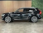 Volvo XC60 T6 AWD Recharge Inscription | Trekhaak | Harman Kardon | Adaptieve Cruise Control | Standkachel met Volvo On Call App | Stoelverwarming voor+achter | Stuurwielverwarming | 22 Inch incl. spatbordverbreding | Schuifdak | Full LED Meesturende koplampen | Parkeercamera | Pilot Assist | BLIS Dode Hoek Detectie | Bestuurdersstoel elektrisch geheugen | Lederen bekleding | Zitting verlenging voorstoelen | Lederen dashboard | Keyless Drive | Parkeersensoren voor+achter | Privacy Glass | Elektrisch bedienbare achterklep | DAB Radio | Apple Carplay/Android Auto | Volvo On Call met mobiele App functie | Onyx Black Metallic |